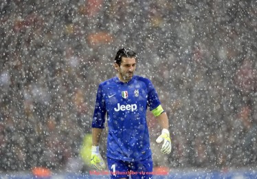 海豚直播-如何购买欧冠直播版权？转播合作流程详解